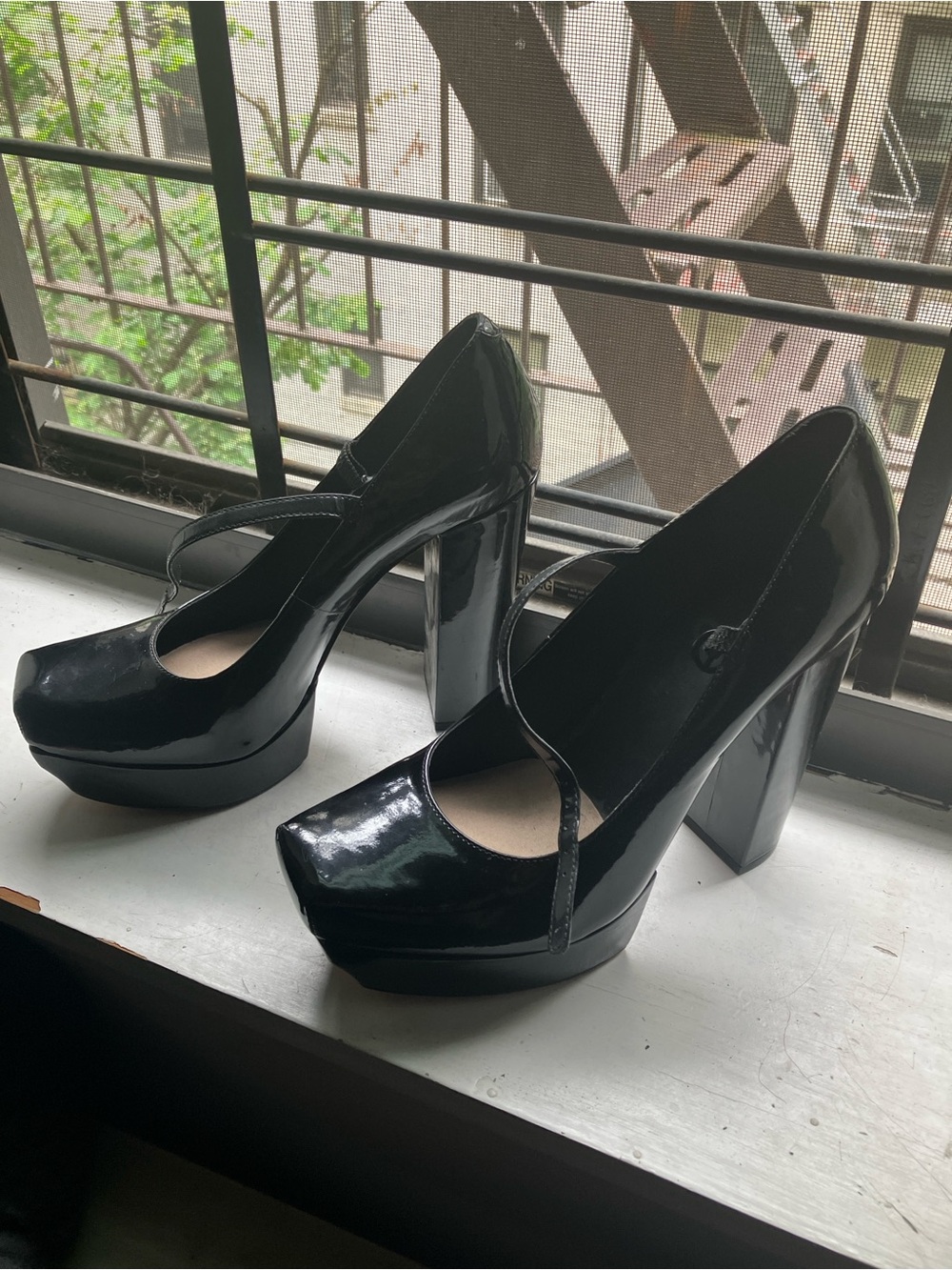 Alice + Olivia Black Patent Platform Mary Janes - Picture 2 of 7